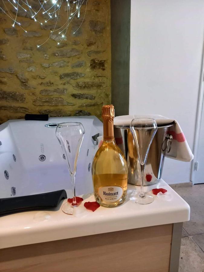 Les Chambres Du Vieux Bistrot Cabrières-dʼAvignon Eksteriør bilde